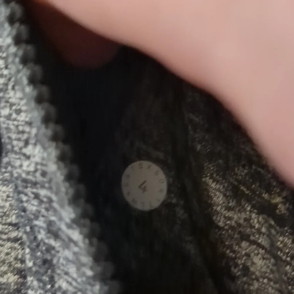 Lululemon heathered black (first release) define jacket size 4 - Image 3