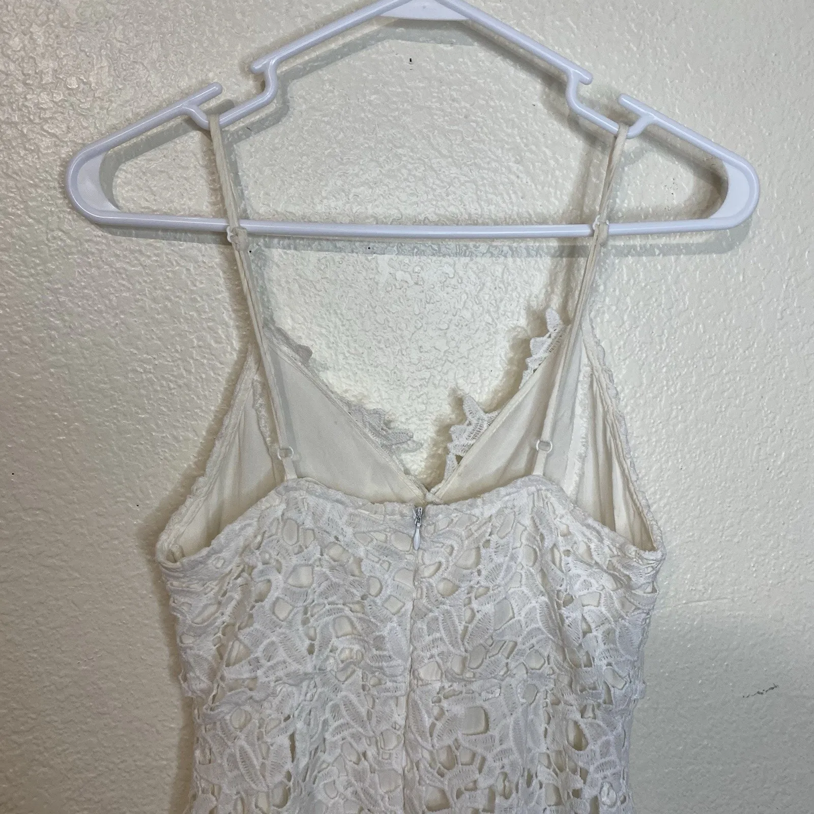 ASTR Womens White Lace Midi Dress Size Medium Boho Summer Dainty Feminine - Image 4