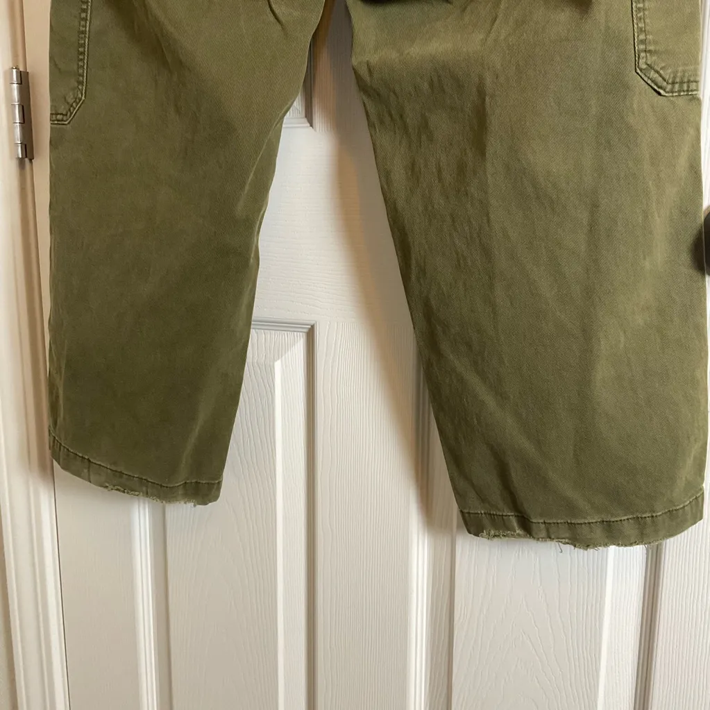 Old navy Olive green Cargo Pants size medium - Image 11