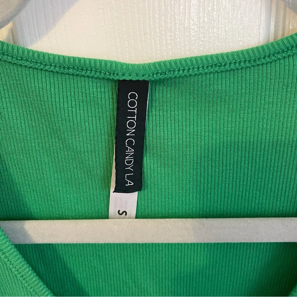 green tank top - Image 3