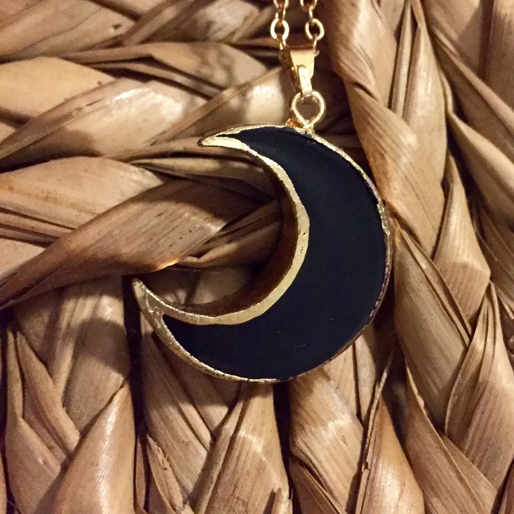 Crescent Moon Druzy Necklace Pendant Dainty New - Image 4