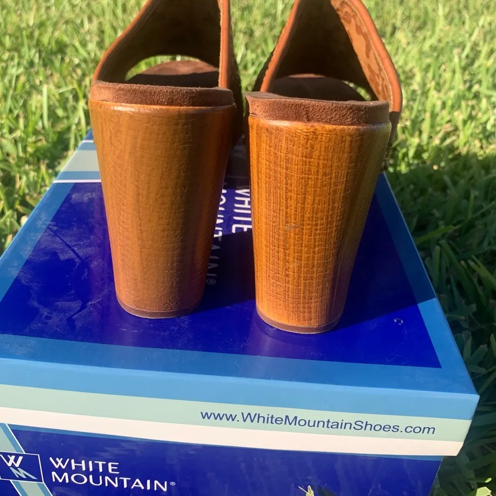 White Mountain Platform Sandal          986 - Image 4