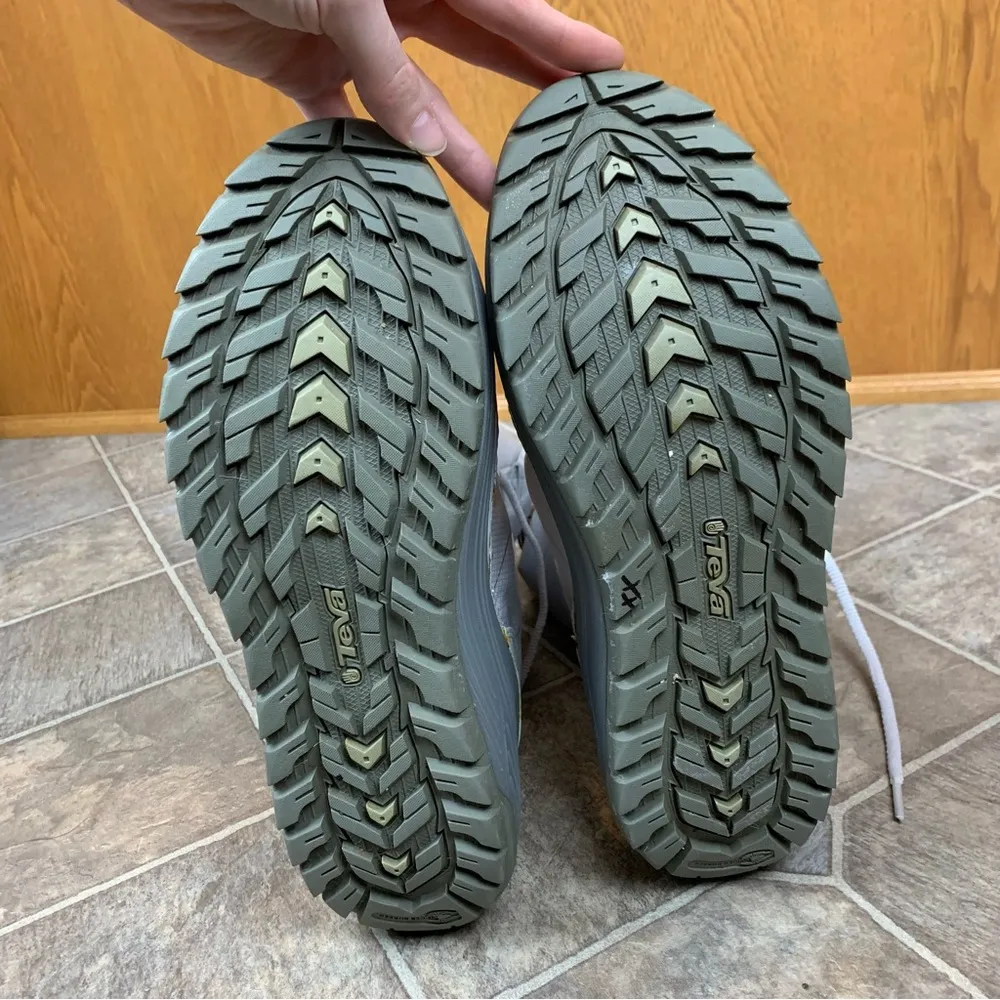 Teva Winter/Snow Boots 3M Thinsulate White/Gray Size 8.5 - Image 6