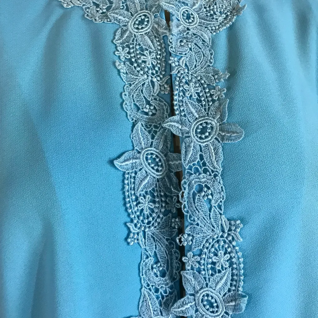 VINTAGE 1980'S BOSTON MAID BLUE KNIT CARDIGAN TOP WITH LACE EMBROIDERY (12) - Image 10