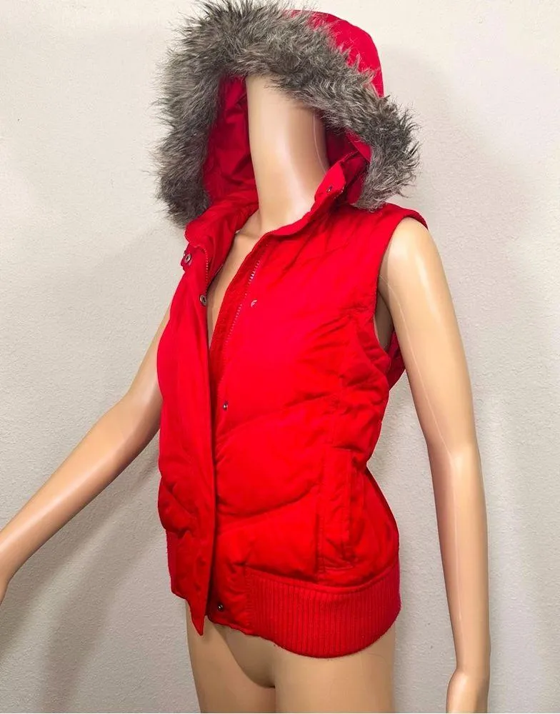 Retro Gap Red Puffer Vest Hood - Image 4