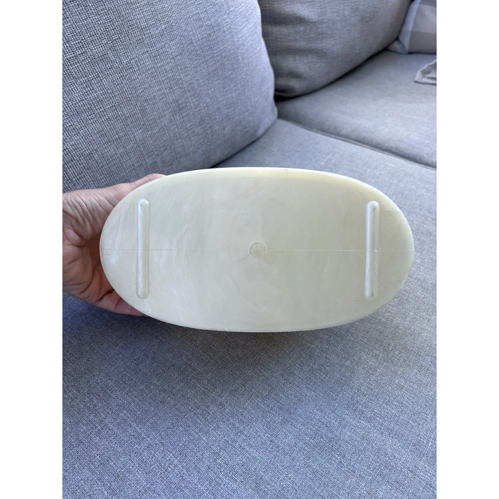 VINTAGE 1950s LUCITE PURSE Handbag PEARL Marbleized Ivory Round Box Style Nice! White - Image 7