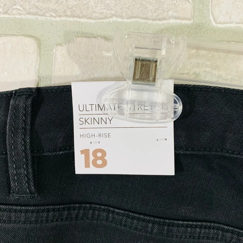 Lane Bryant NWT High Rise Destructed Skinn… - Image 5