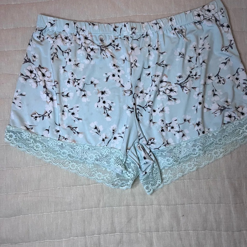 Vince Camuto Light Blue Floral Lace Trimmed Pajama Set Size Large - Image 11