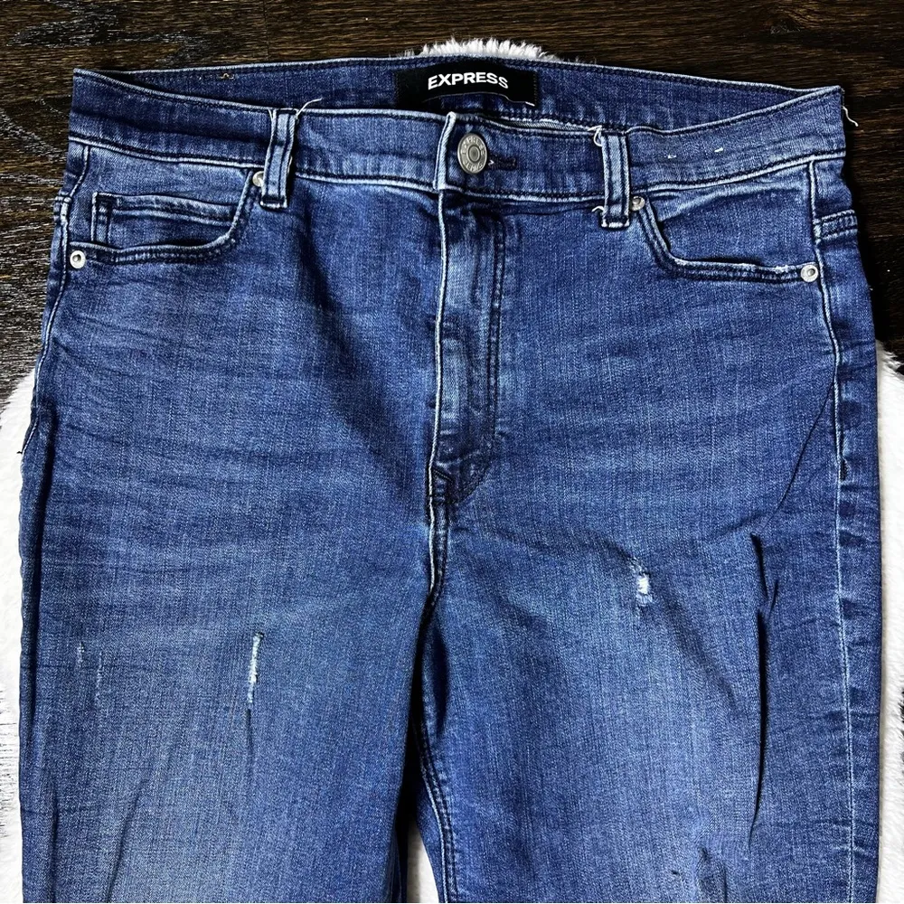 Express Girlfriend High Rise Distressed Cropped Jeans - Image 3