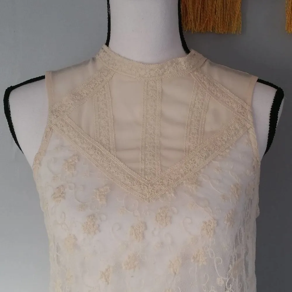 Monteau Sleeveless Lace Top/Blouse Size Medium - Image 3