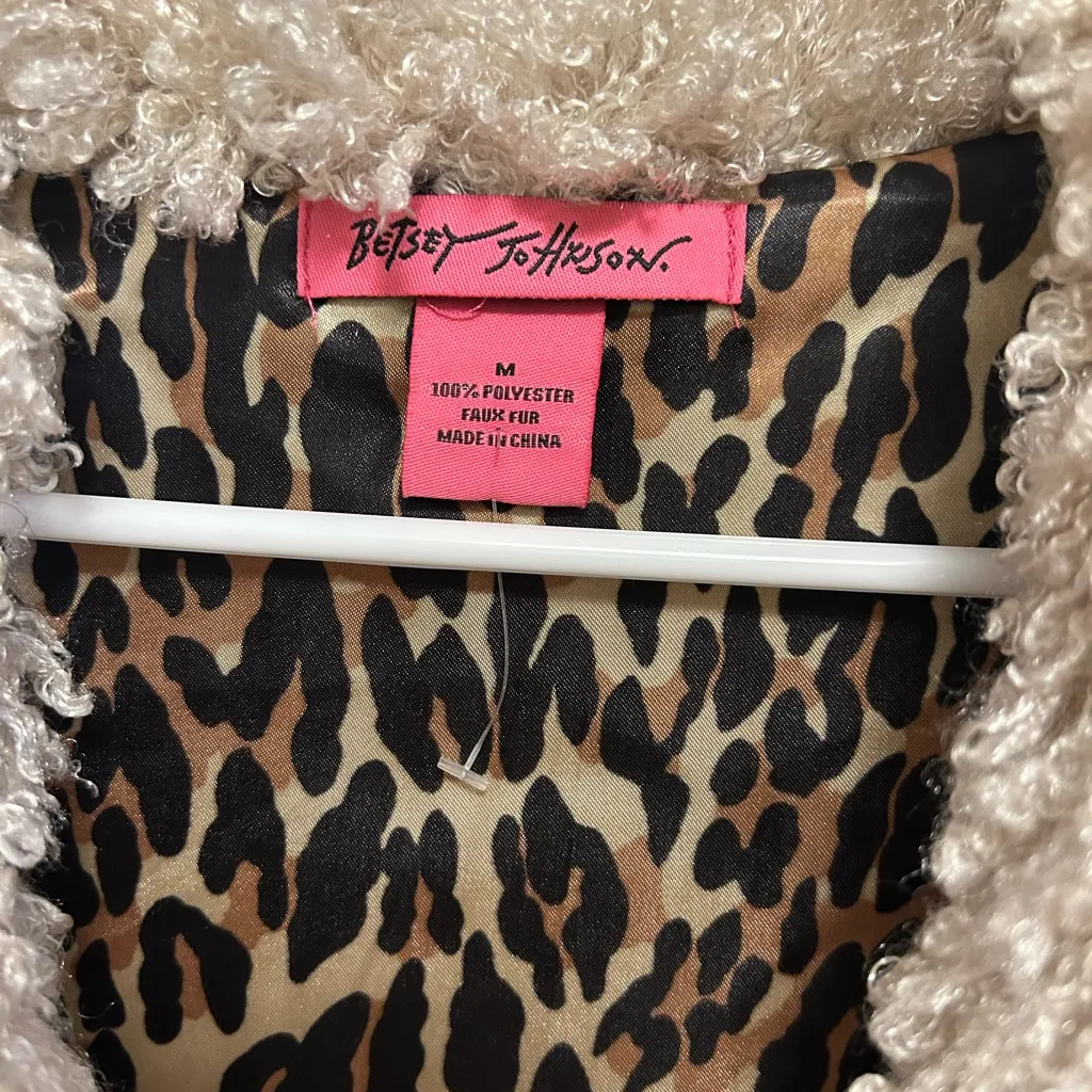Betsey Johnson‎ Curly faux shearling fur mongolian vest shrug size medium - Image 2
