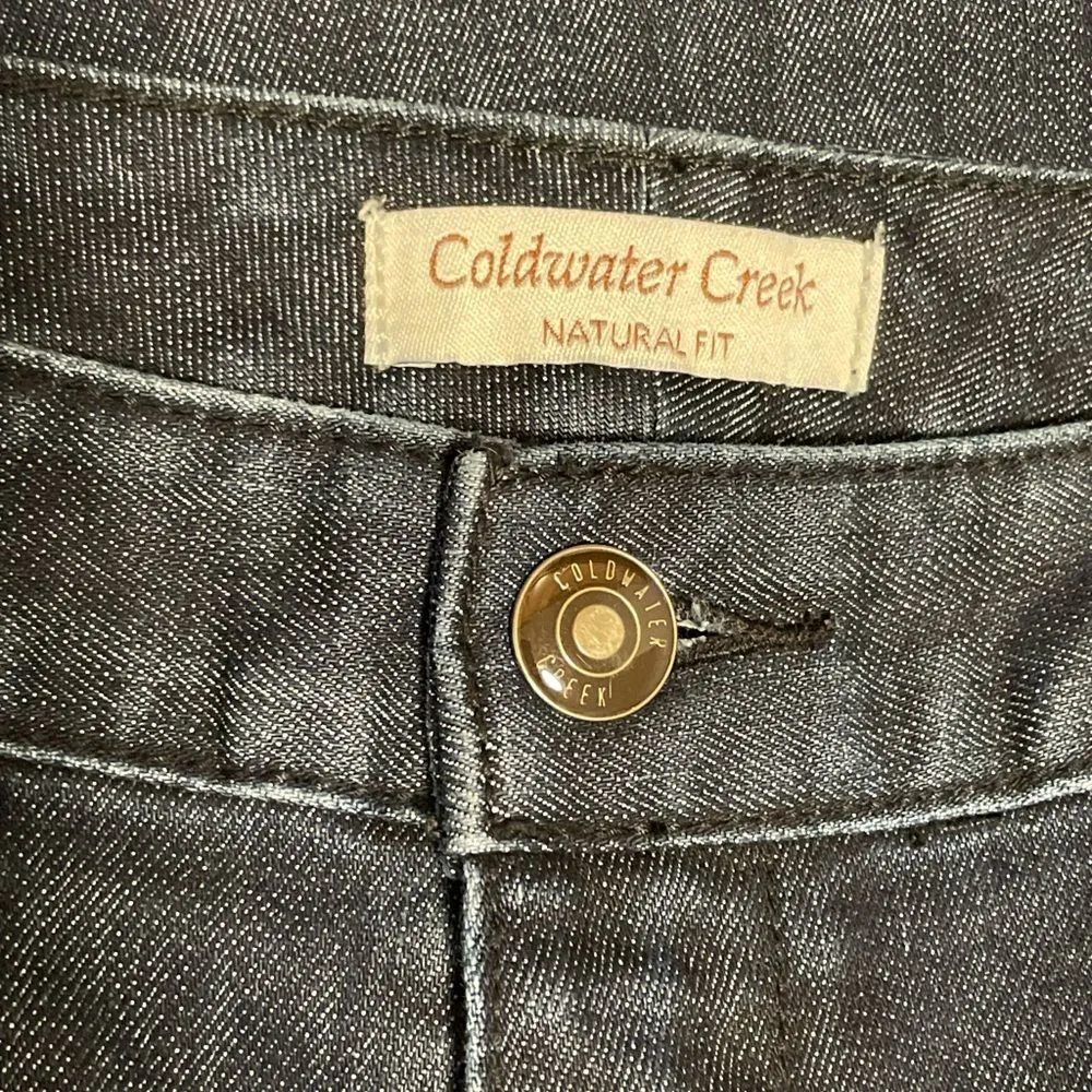 Coldwater Creek Denim Cropped Capris with Contrasting Floral Cuffs Blue Size 8 - Image 4