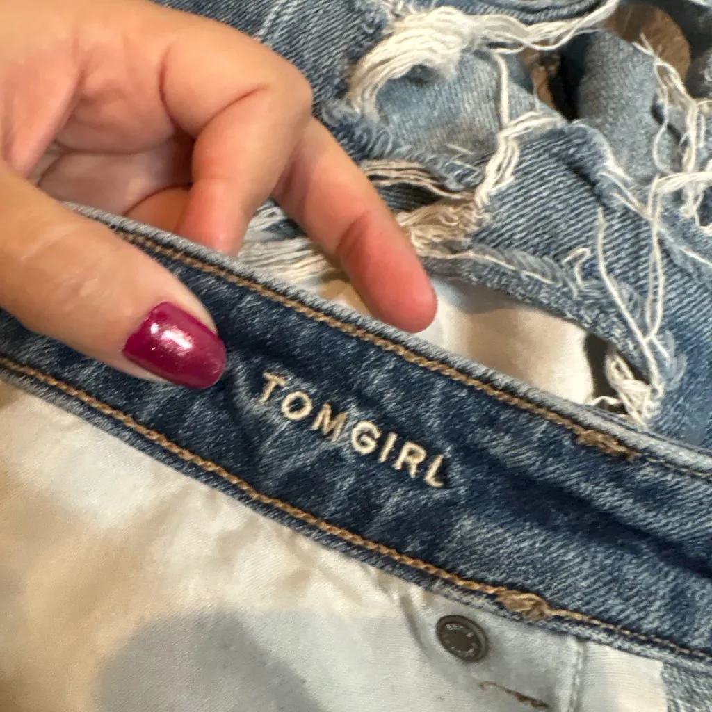 American Eagle denim Tomgirl cutoff shorts - Image 4