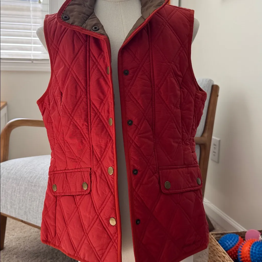 Eddie Bauer: Red Quilted Vest with Button Closure - Image 3