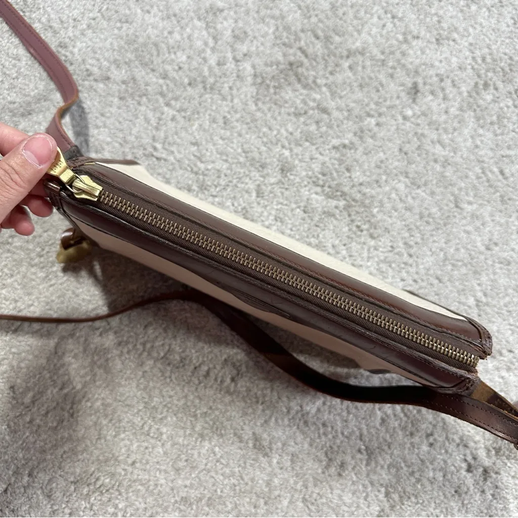 Dooney & Bourke Vintage Ivory Brown Leather Crossbody Bag Classic Zip Top - Image 8