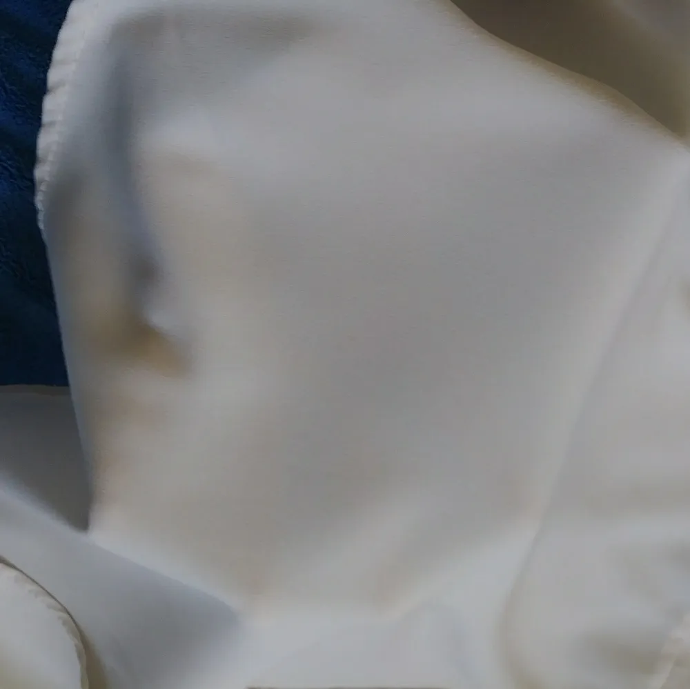 Very Cute Flowy Creme Colored Dress - Image 8