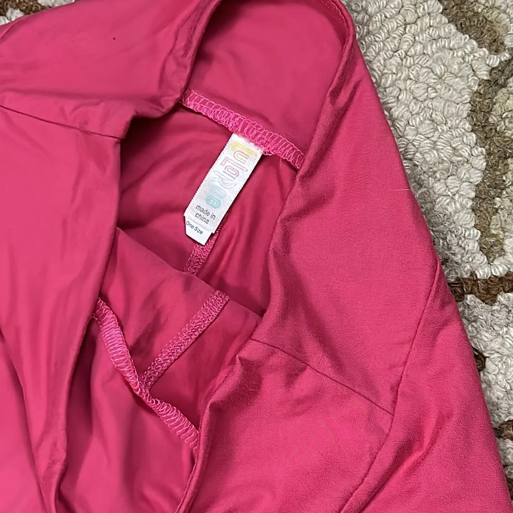 LuLaRoe One Size Solid Pink Leggings - Image 2