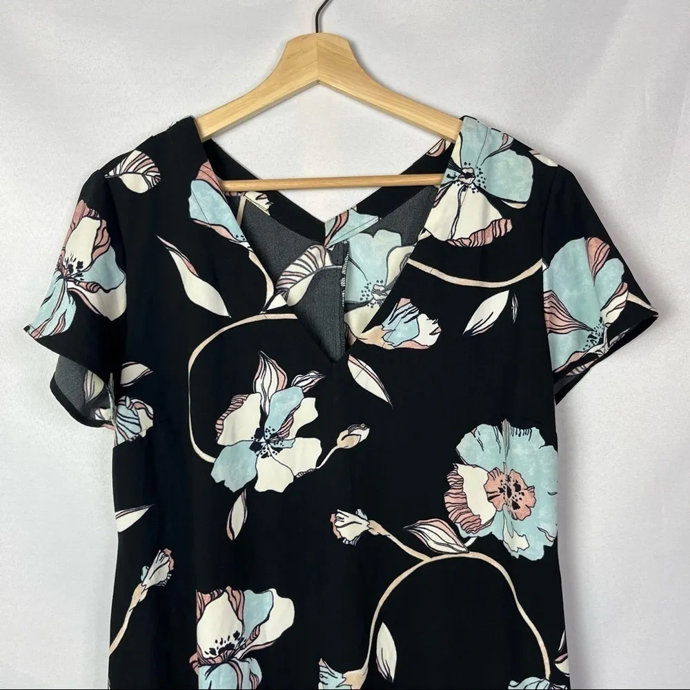 A New Day Black & Blue Floral V-Neck Short Sleeve Crepe Dress M - Image 4