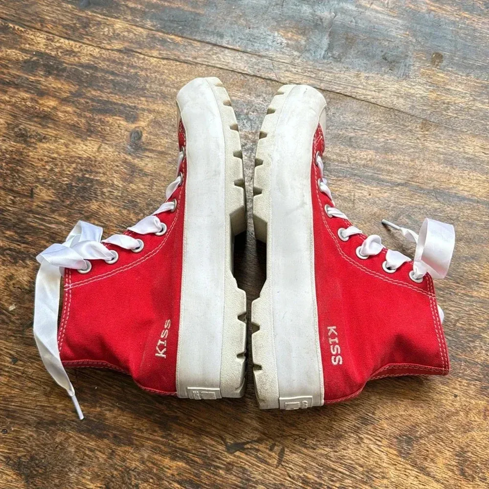 Custom Chuck Taylor All Star Lugged Platform 
Red Customized with the word Kiss - Image 11
