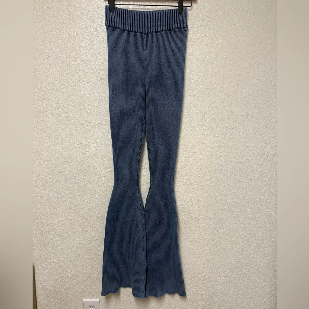 Manière De Voir Blue Ribbed Knit Flare Pants Size Medium - Image 2