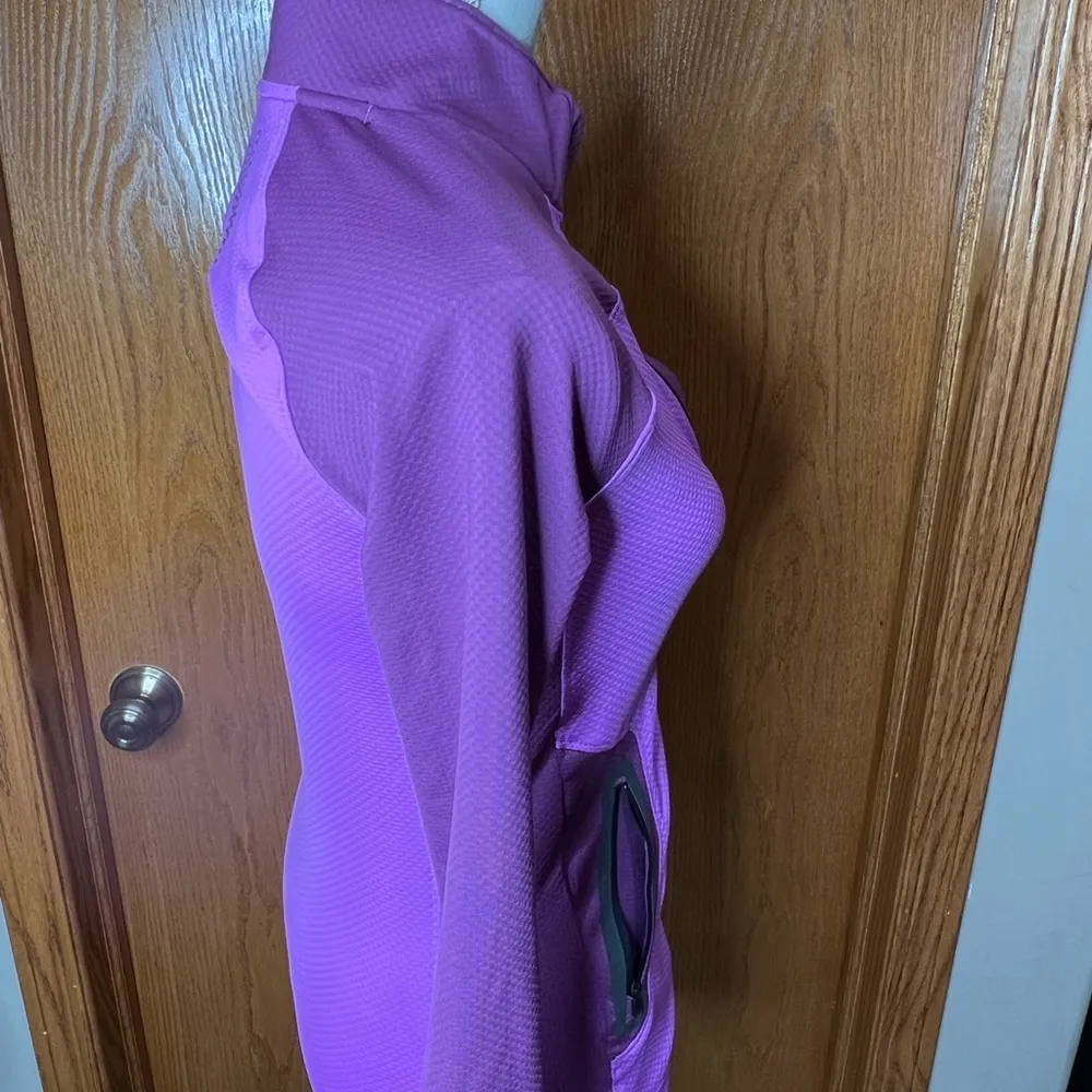 Women’s under armour 1/2 zip pull over XS - Image 8