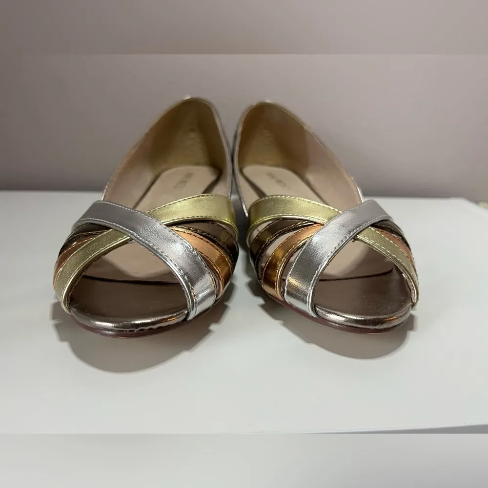 Nine West Women's Stephany Kitten Wedge Sandal Metallic Bronze, Silver Size 6 M - Image 6