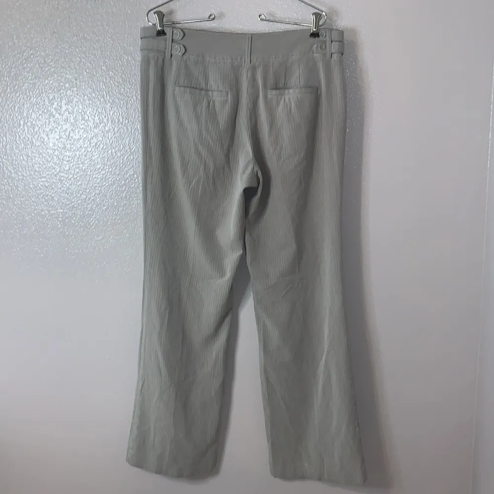 Courtenay stretch grey pinstriped office dress pants Gray Size 8 - Image 3