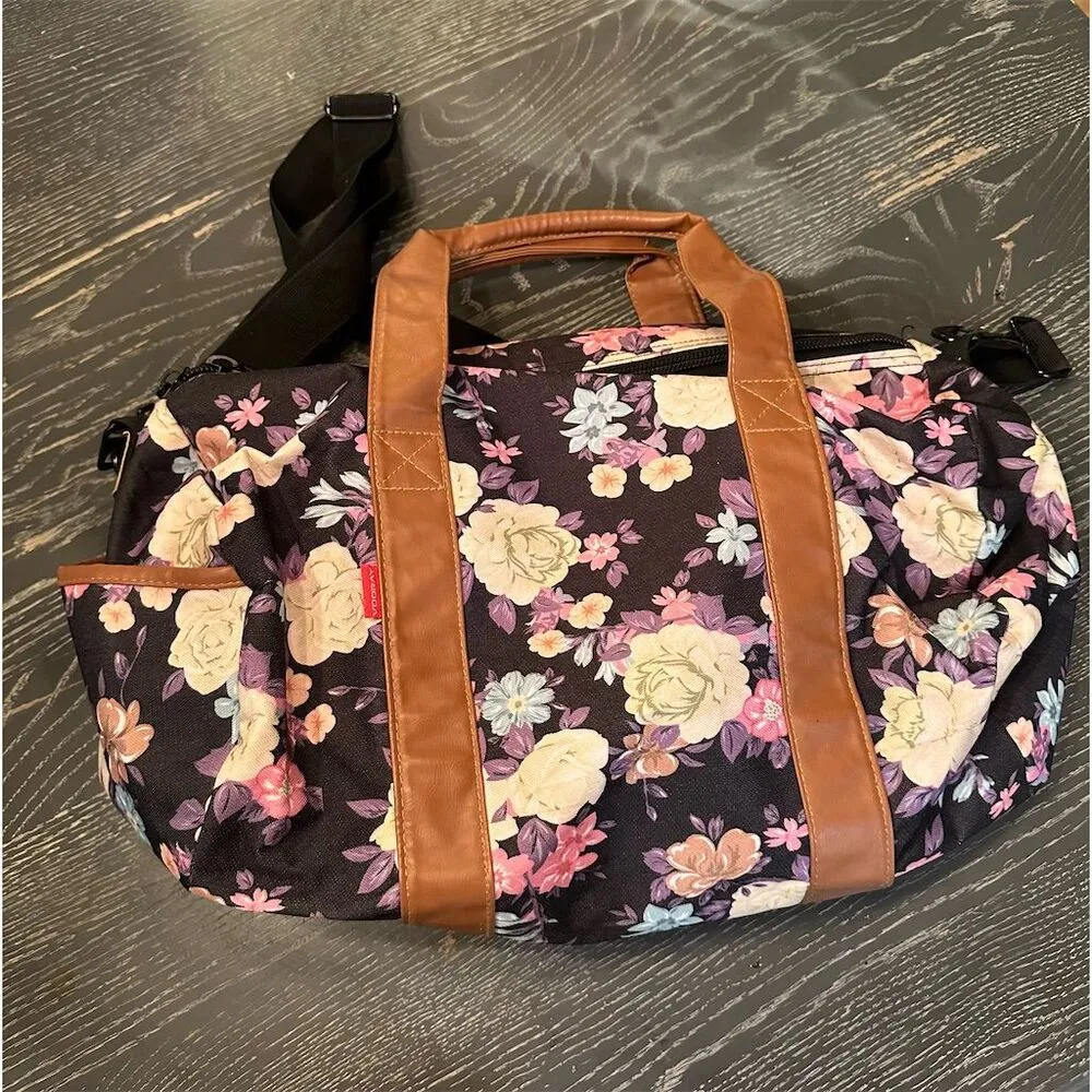 Vooray Roadie Gym Duffel Bag Floral Black Unisex Travel Bag - Image 7