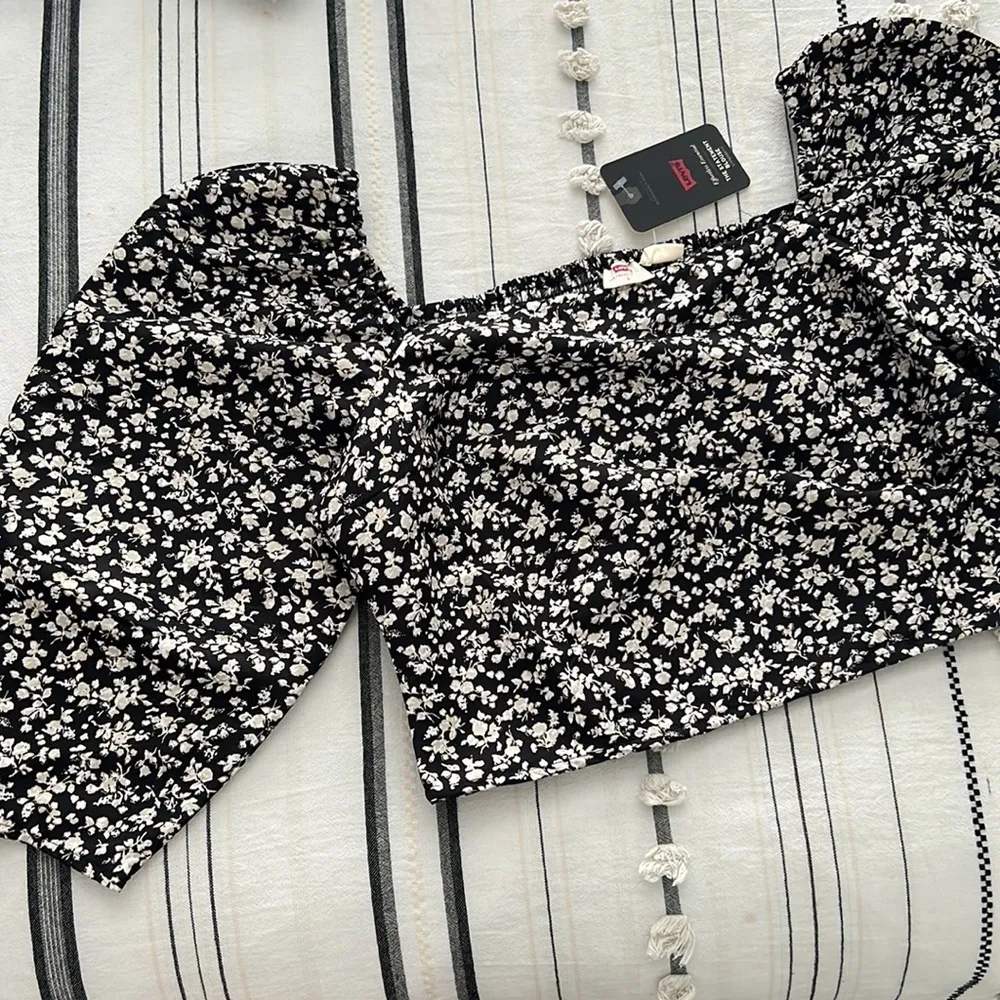 nwt // Levi’s Yvie statement blouse in black floral - Image 7