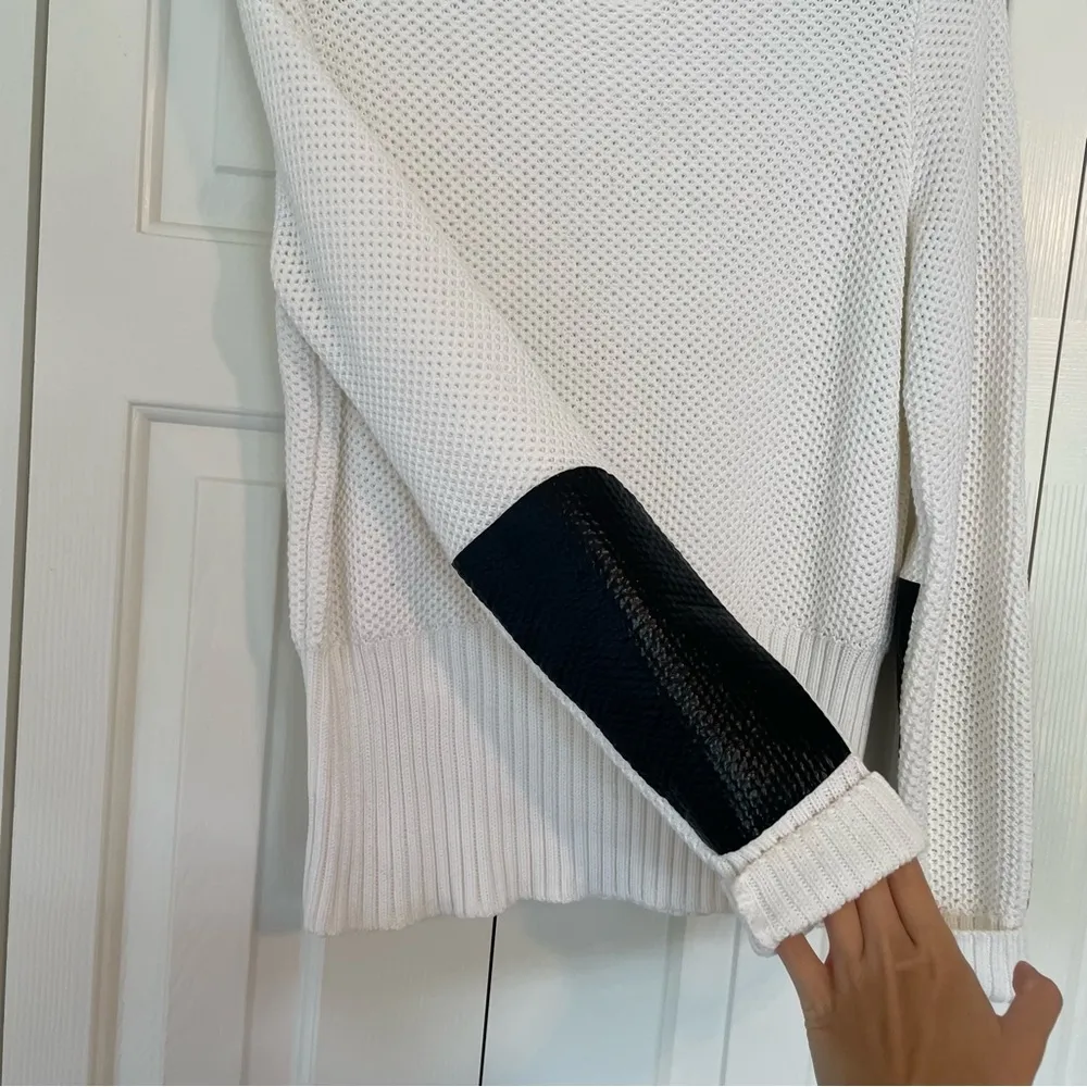 Rag & bone White Knit Crewneck Sweater Black Patent Patchwork Sz Large - Image 5