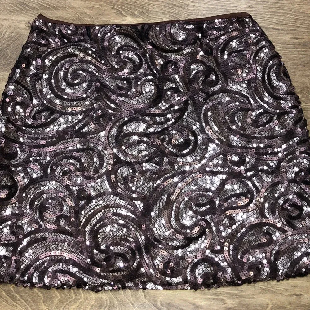 Silence + Noise NWT brown sequin party mini skirt - Image 7