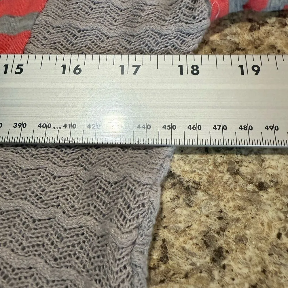 Miss Me  Peach and Gray Blouse Medium - Image 7