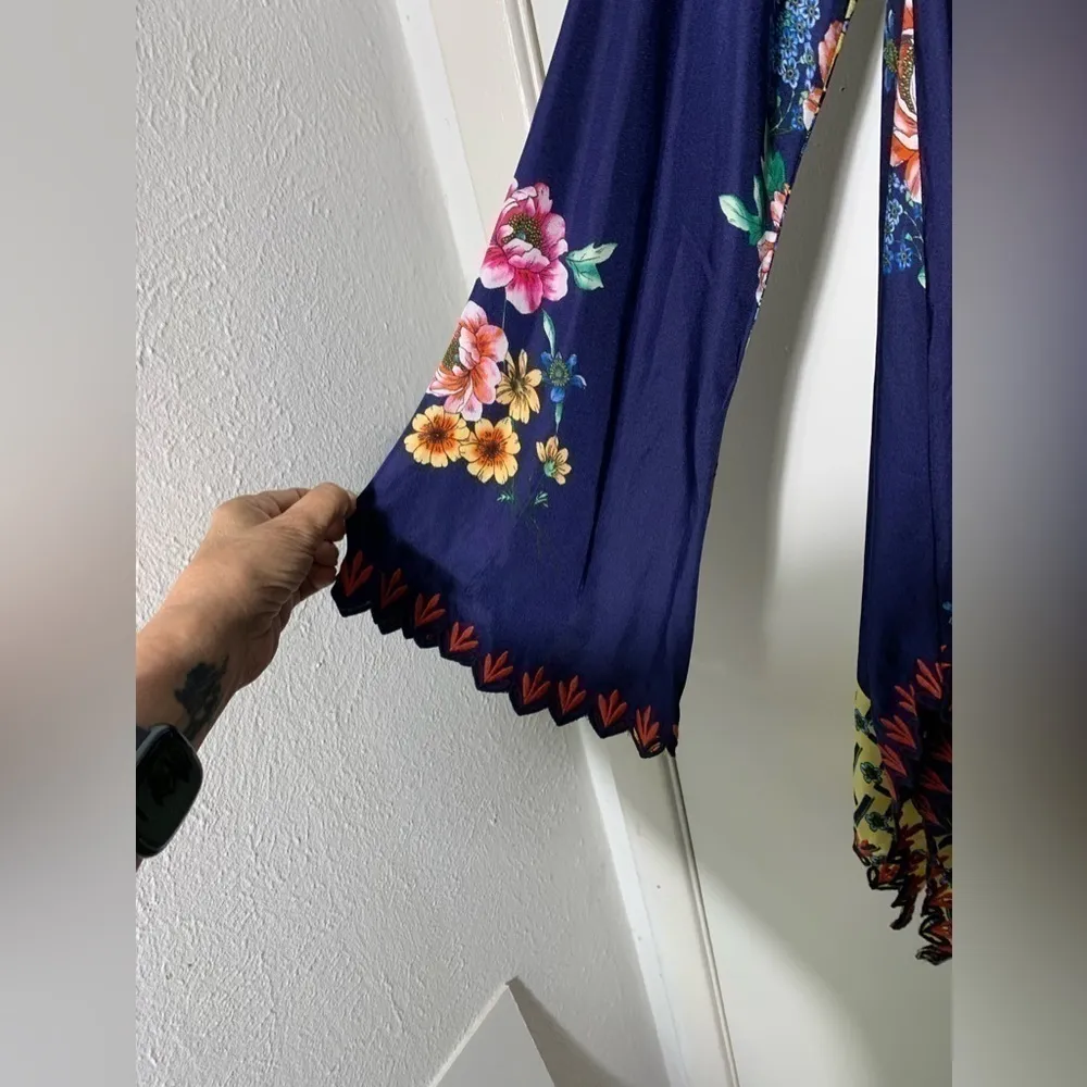 Johnny Was Dinah blue Silk Floral-Print Top with Embroidered Detail M - Image 3