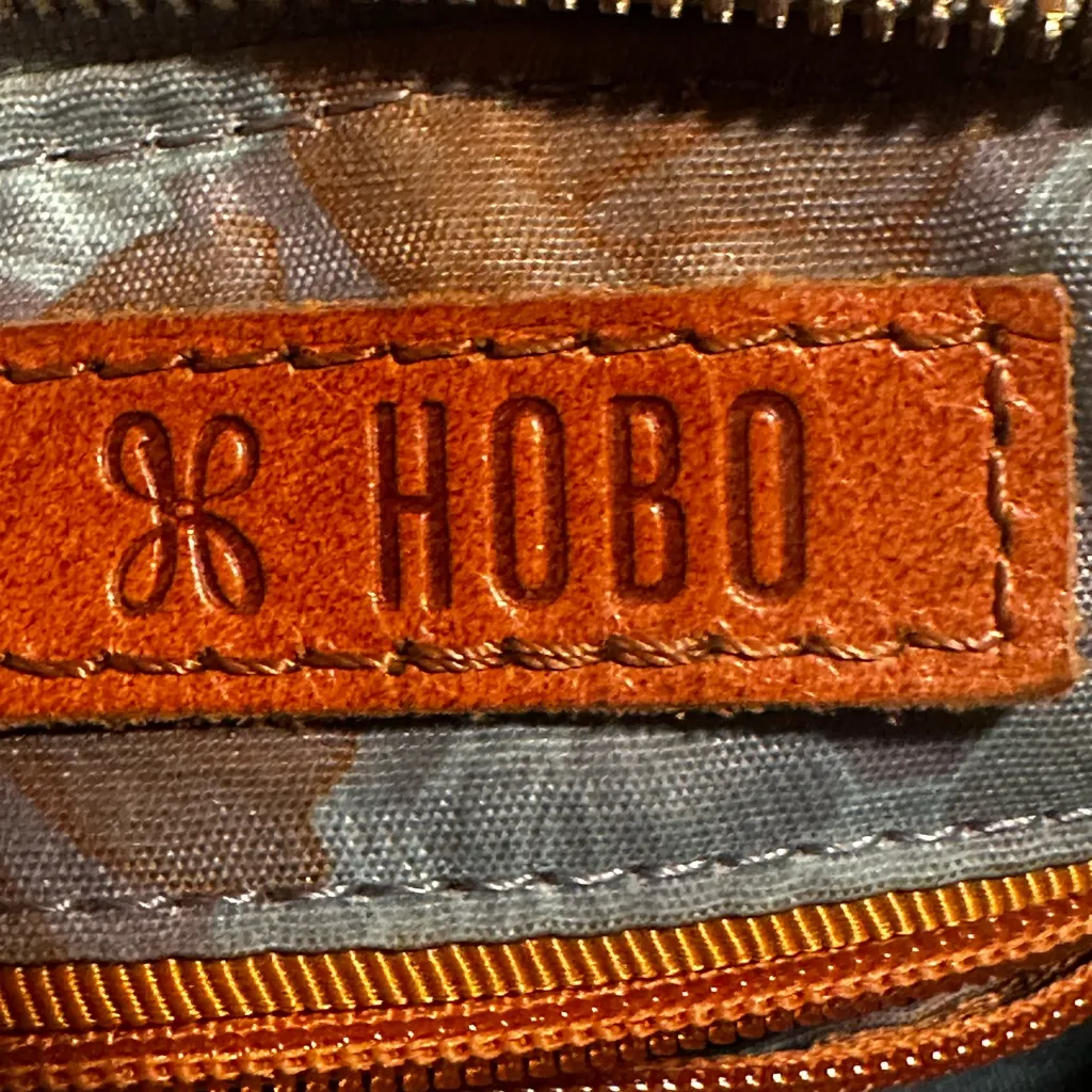 Vintage Hobo crossbody leather purse in light teal/sage Green - Image 7