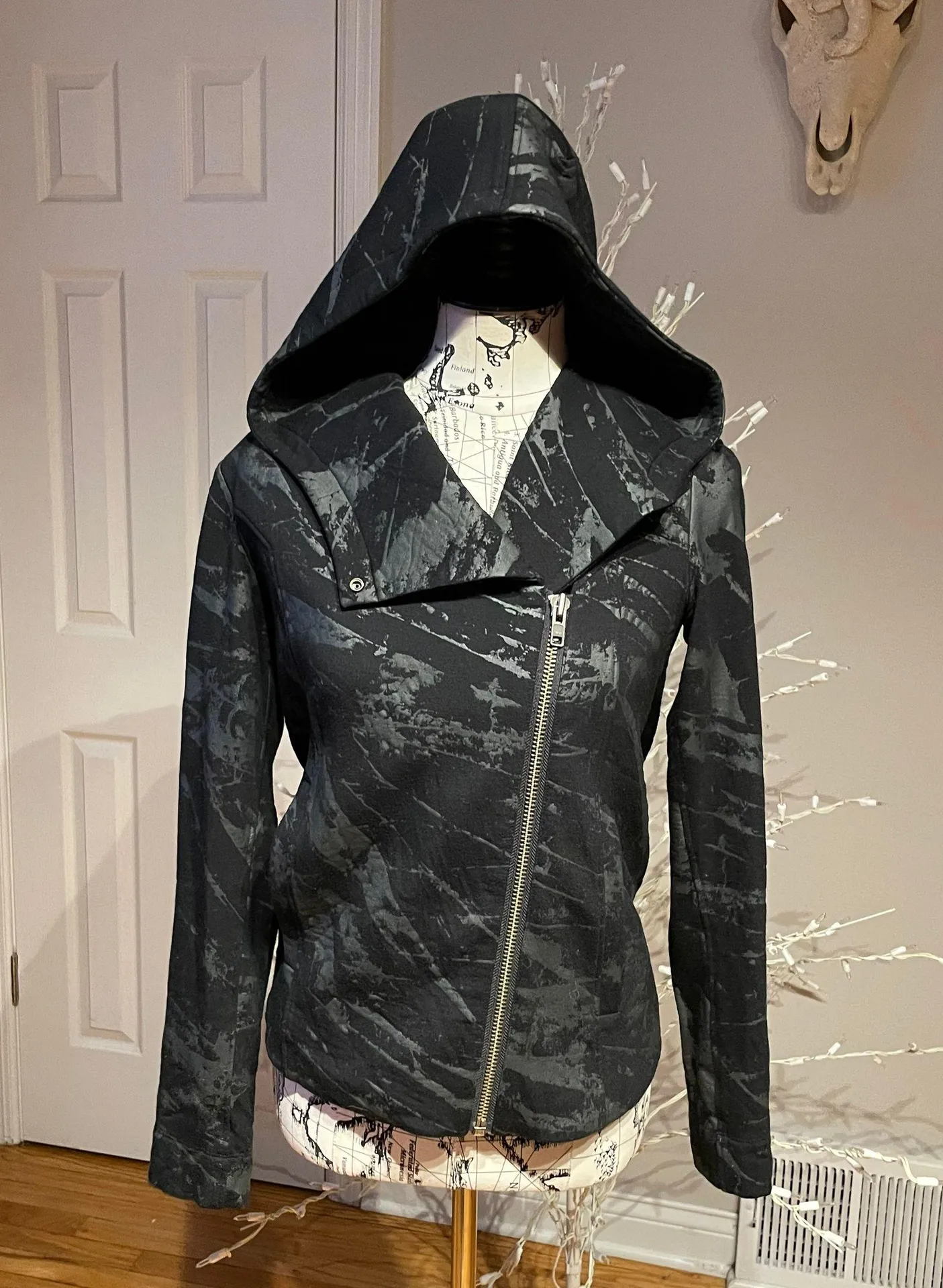 NWOT Tera Abstract Asymmetric zip Moto Print Biker Light Jacket - Image 5