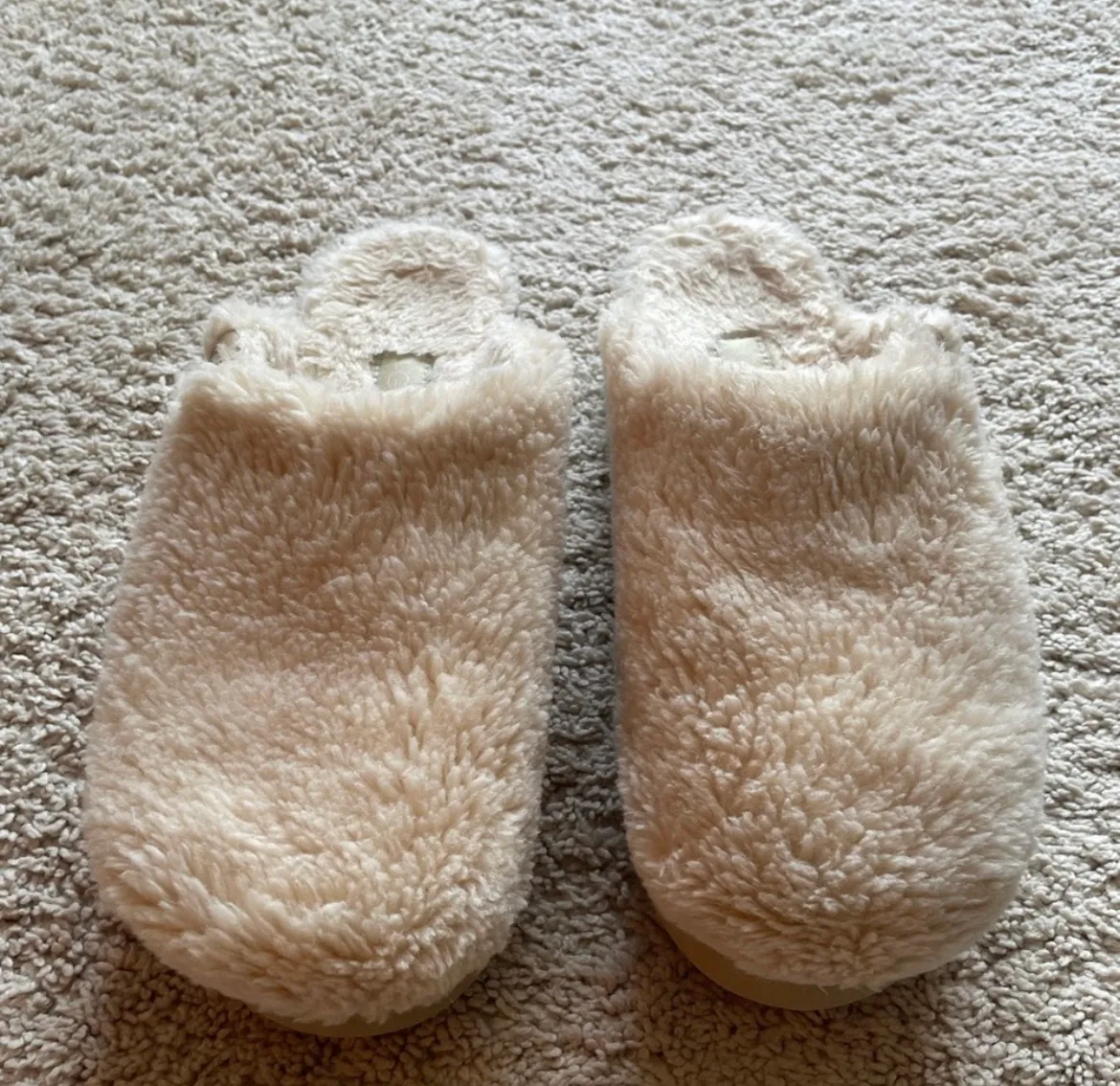 UGG Slippers - Image 2