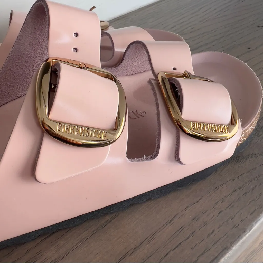 NWT Birkenstock Arizona Big Buckle High Shine Sandals in Light Rose - Image 5