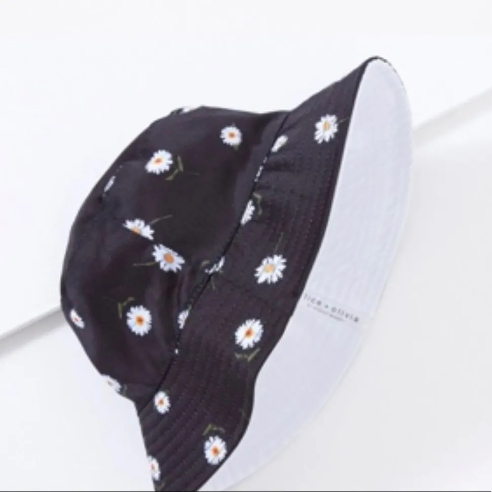 ALICE + OLIVIA REVERSIBLE BUCKET HAT - Image 2