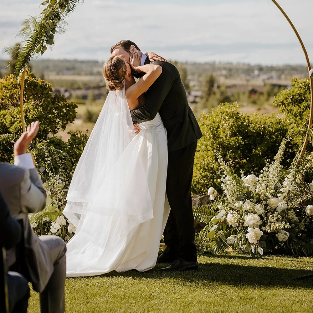 Chapel Horsehair 2” Veil in White - Image 2
