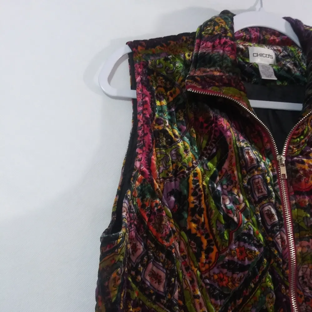 Chicos Velvet Silk Blend Paisley Full Zip Quilted Sleeveless Multi Vest Size M - Image 3