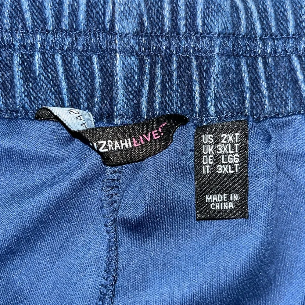 Isaac Mizrahi Live! Size 2XT Blue Denim Pull On Jean Skort - Skirt w/ Shorts - Image 3