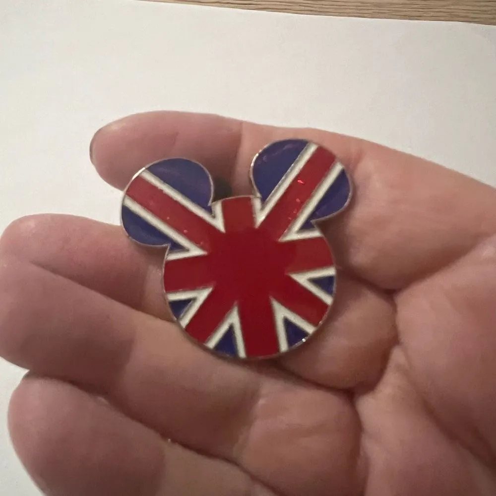 Disney Collectible Pin Badge  WDW Epcot Flag of Great Britain Mickey Mouse Ears - Image 7