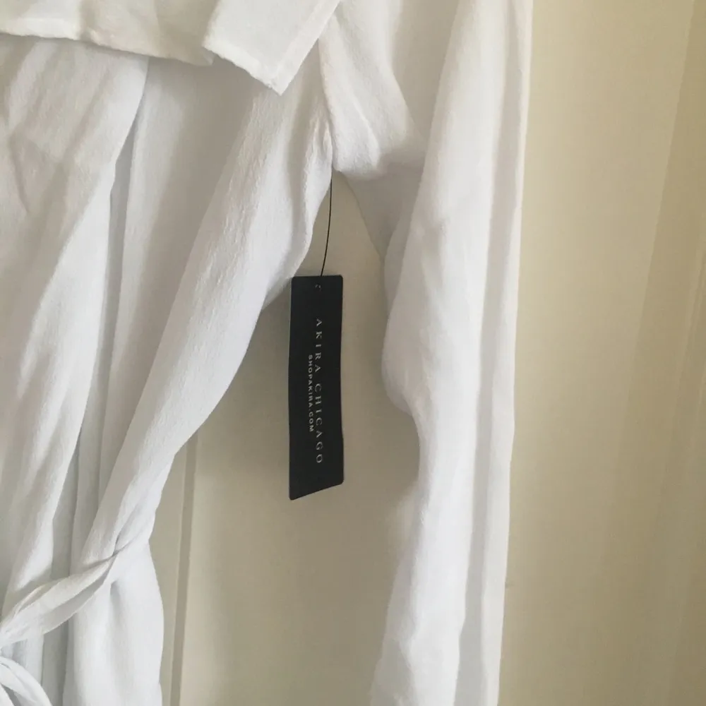 Akira White Lightweight Trench Coat/Duster - Image 7