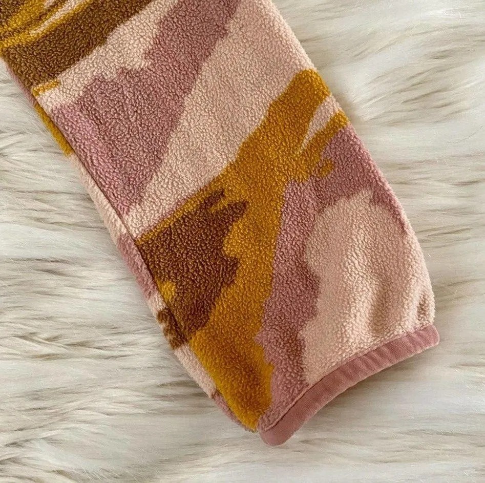 Pink Tan Camo Micro D Snap-T Fleece Pullover in Kansas Sky Buckwheat - Image 4