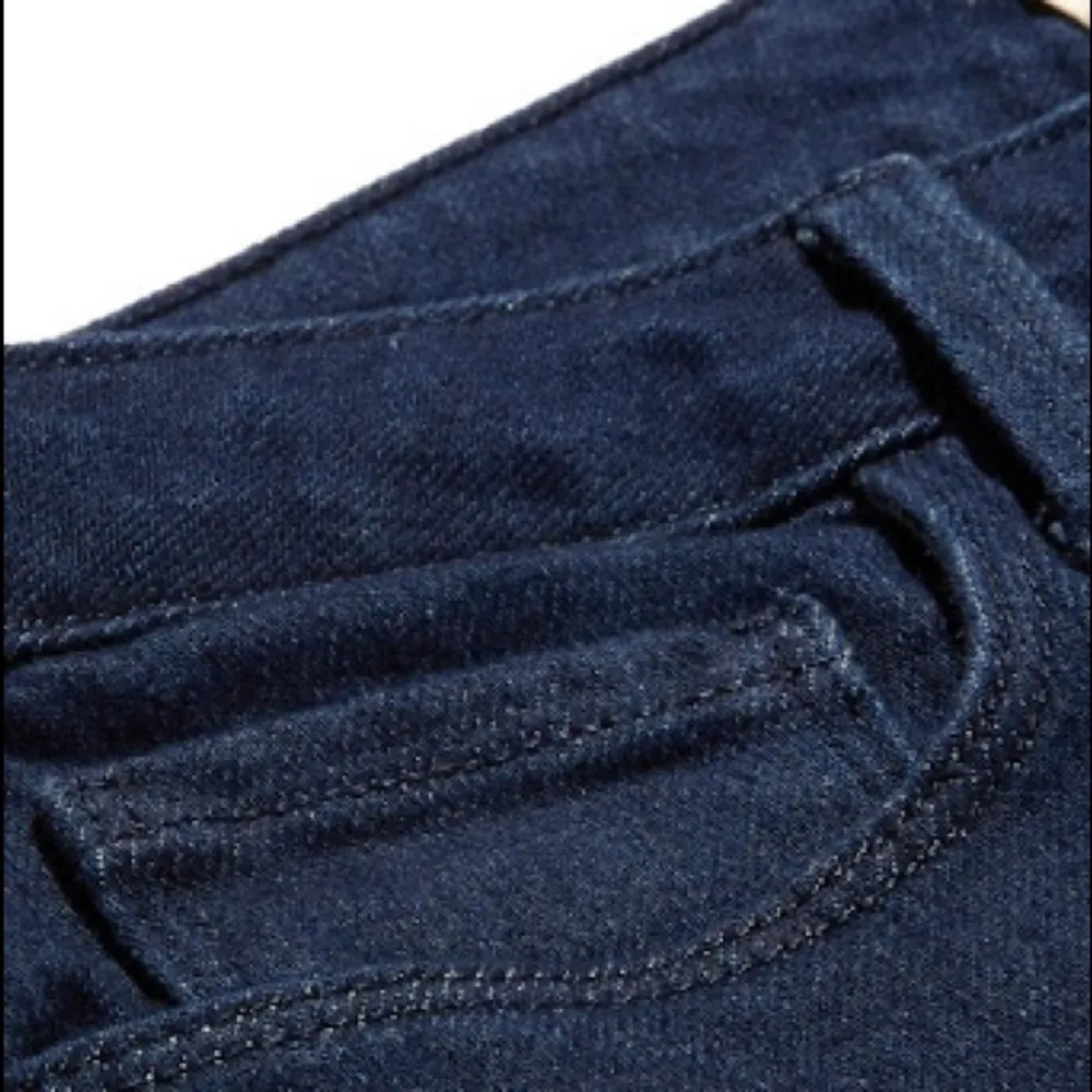 L'Agence Charlie Frayed Low-rise Kick-flare Jeans - Image 7