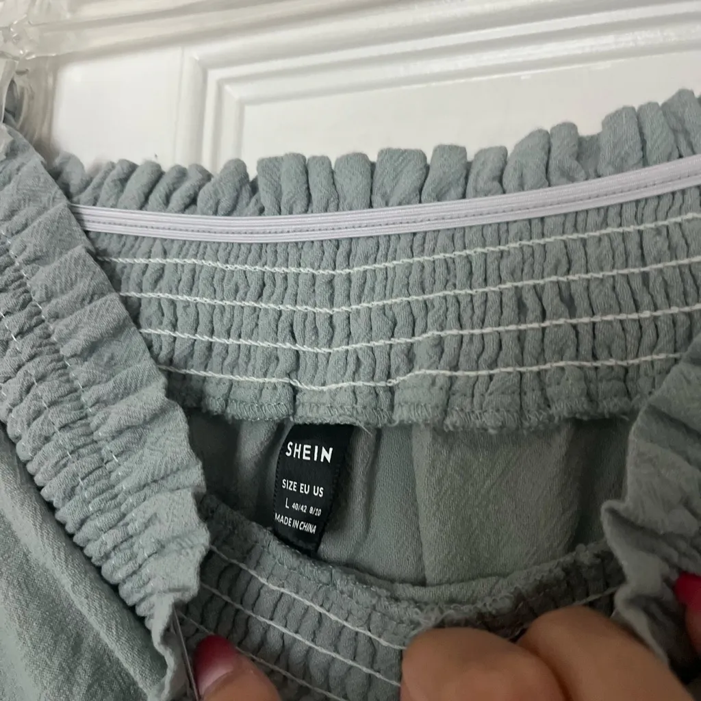 Shein ruffle shorts. Green Size L - Image 3