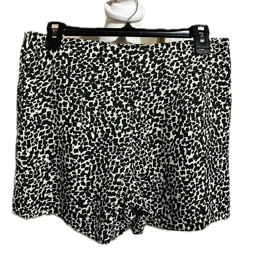Loft animal print size zip shorts size 4 - Image 2
