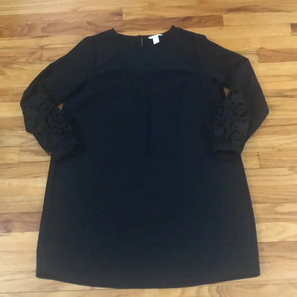 Beautiful H&M Sheath Dress with Embroidered Sleeves Sz 12 - Image 3