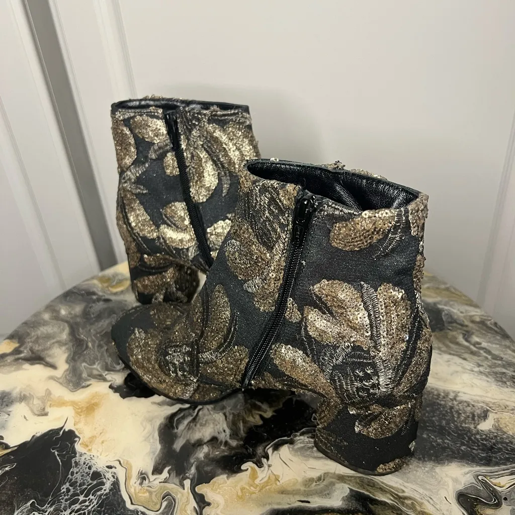 Tapestry Brocade Gold Sequin Leather Soled Boots Size 8.5 - Image 7