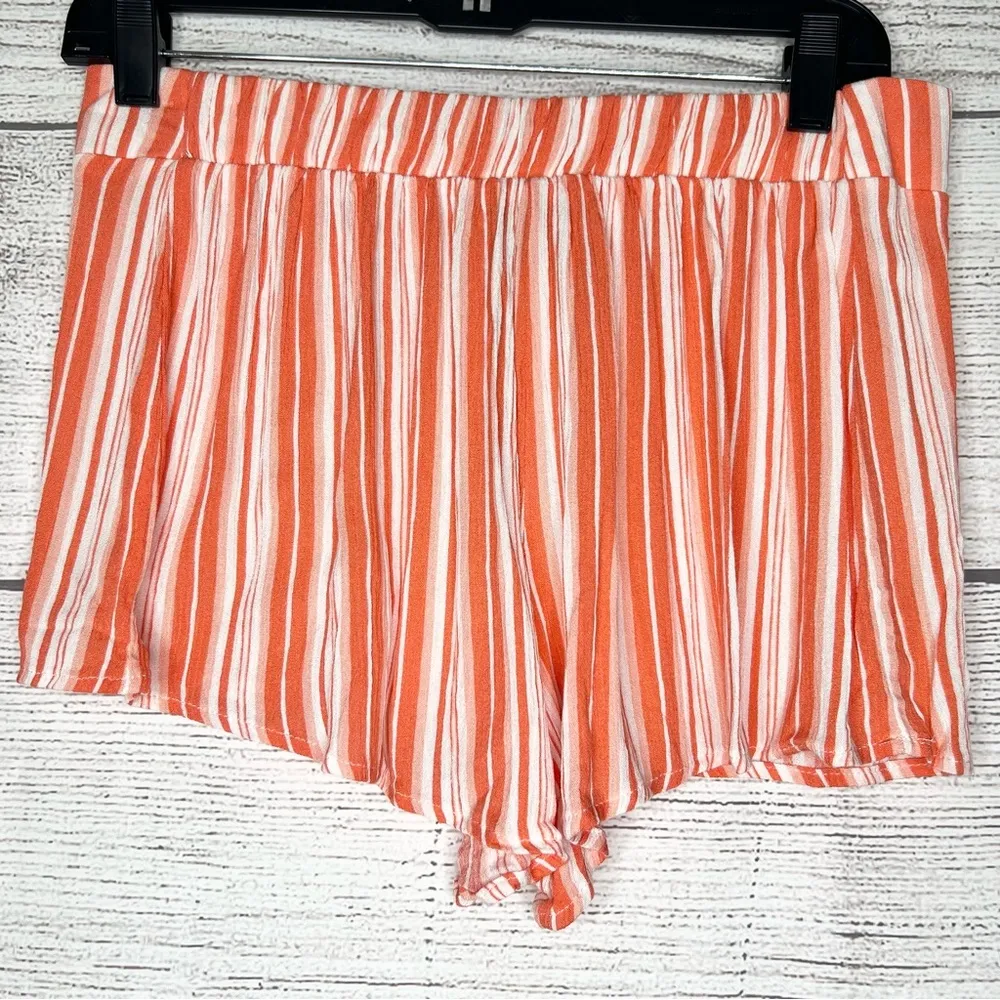 Rue21 Orange & White Rayon Summer Shorts Size Medium - Image 2